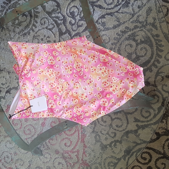 Onia swimsuit - summer floral 💐 - Picture 3 of 6